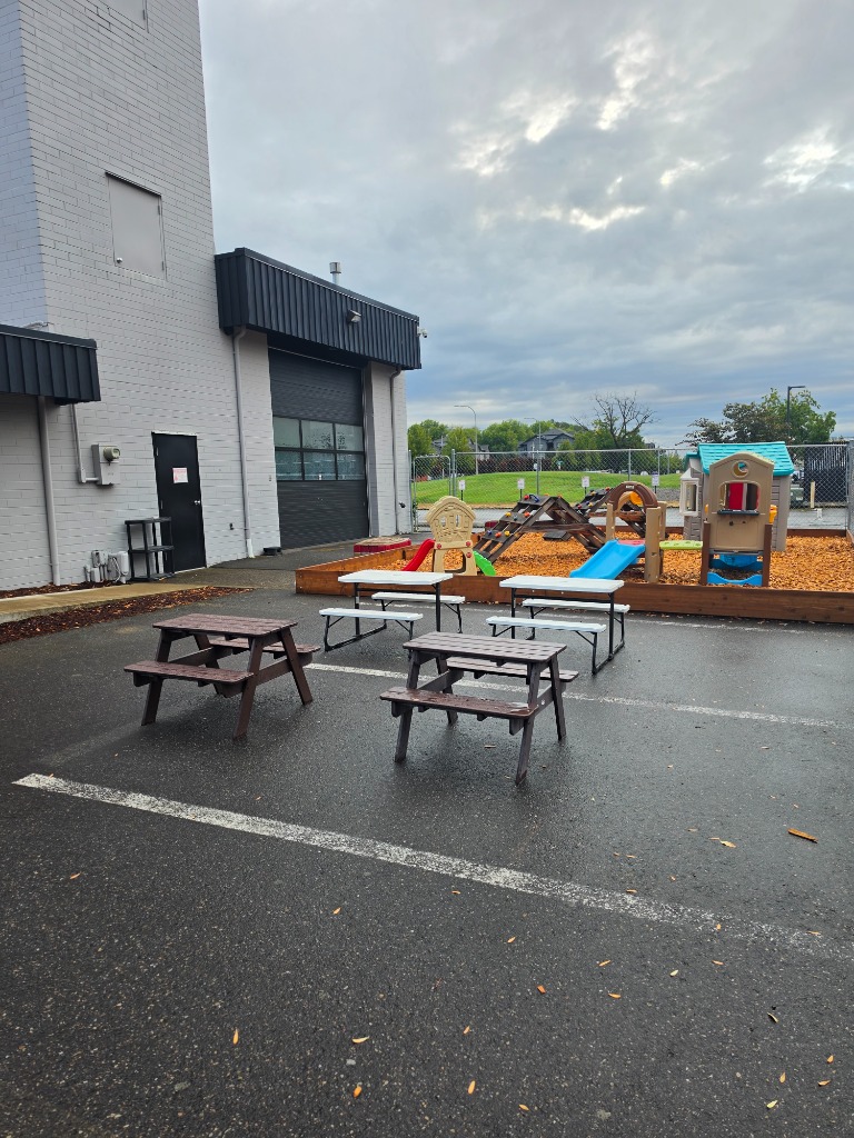 Harwell School Beaverton outdoor picnic tables and play area