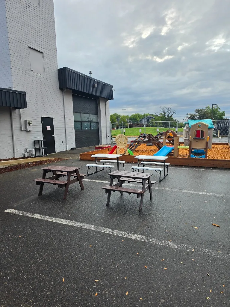 Harwell School Beaverton outdoor picnic tables for sensory play and fresh air